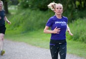 A supporter running to fundraise for the Psoriasis Association